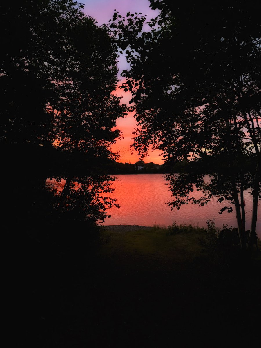 First photo of August 2025. 

Crescent Lake RV Park this morning was beautiful with its awesome colours before sunrise. 

#ShareYourWeather #August1 #GoodMorningEveryone