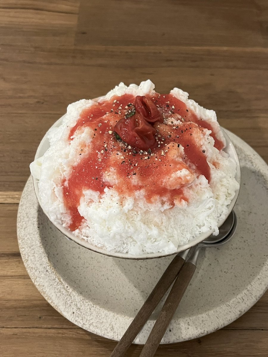 토마토와 복숭아로 8월 맞이하기 🍑🍅
보면 볼수록 묘하게 장미 같았던 설탕에 절인 방토까지