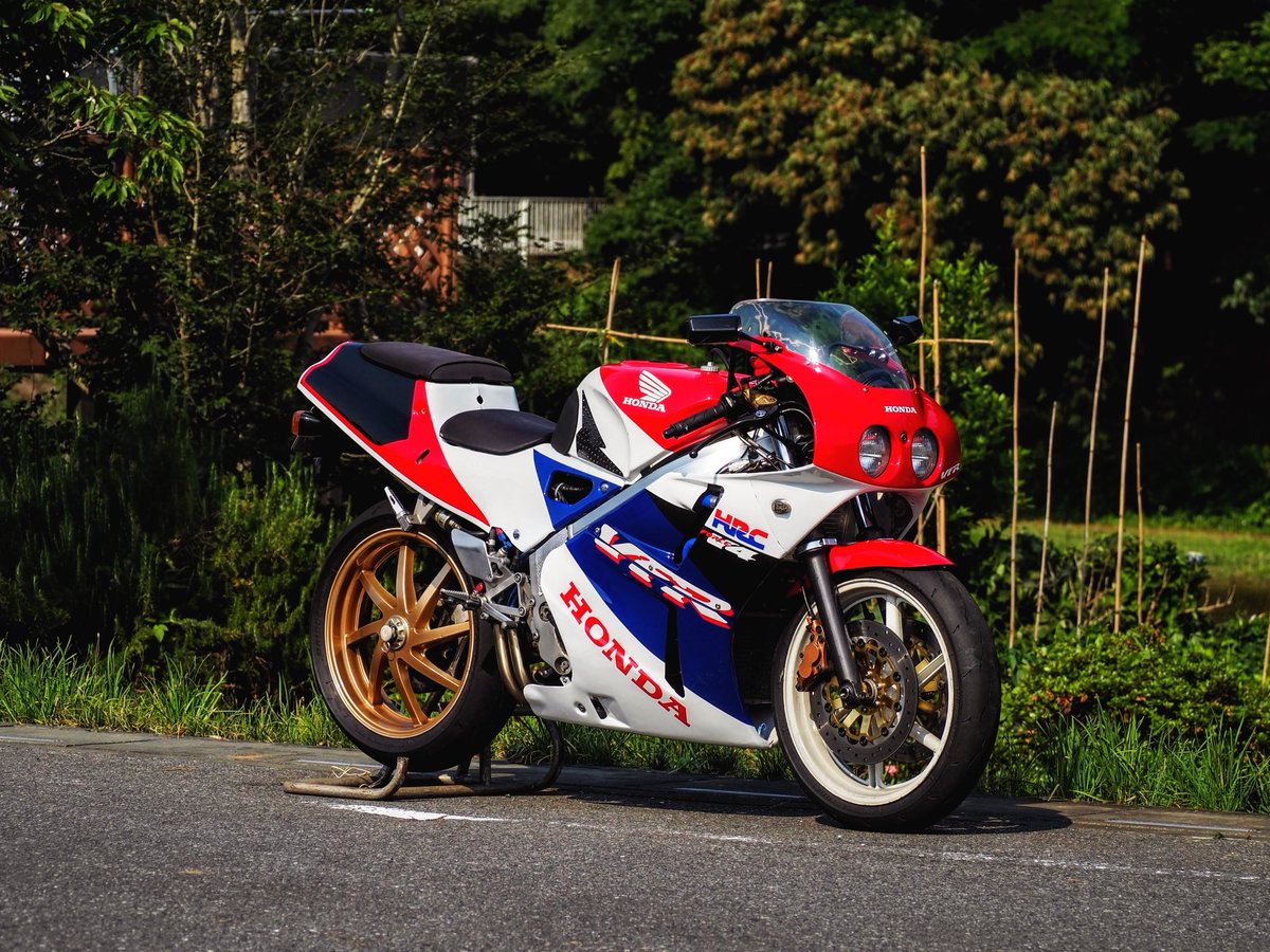 ab22ForceV4's tweet photo. 名前：ｸﾘﾊﾗ
住み：埼玉
車種：VFR400R, NS250R, MONKEY-R,  JOG, Ninja250SL, NSR50
身長：小型
好き：バイク, お山, 内燃機関, レーレプ
一言：今年度は乗りまくります。お誘いください。
#バイク乗りとして軽く自己紹介 https://t.co/JtKVkSyrL5