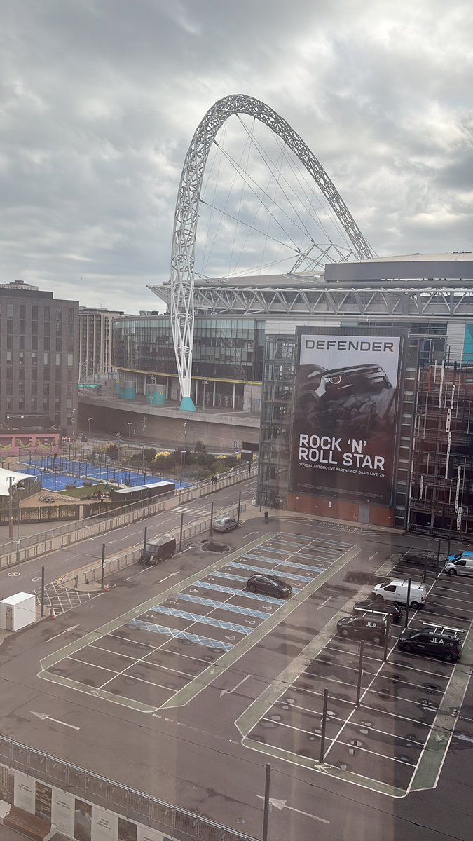 A huge thanks to all who came to our OasisDefinitely book launch at Cineworld Wembley last night. We met Oasis fans from Chicago, New York, California, Peru, Brazil, Australia, Germany &amp; South Korea. Truly shows there are no boundaries when it comes to the great music and amazing