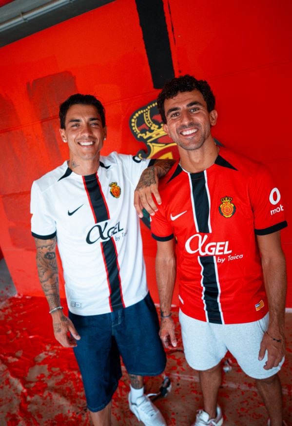 ¿Qué camiseta no puede faltar en tu colección este verano? 👀🔥