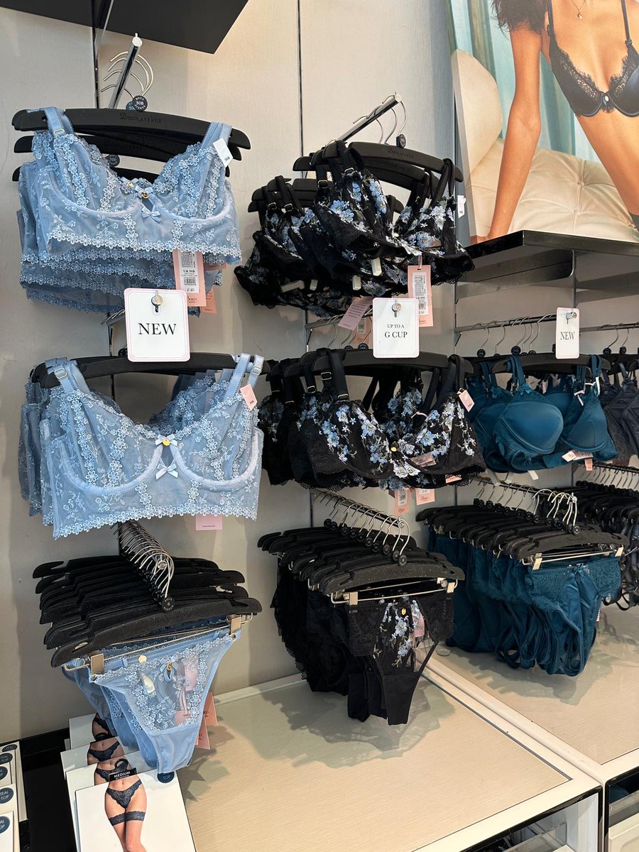 Lingerie but make it teal themed 🩵

Shop here: bit.ly/4laFVDz