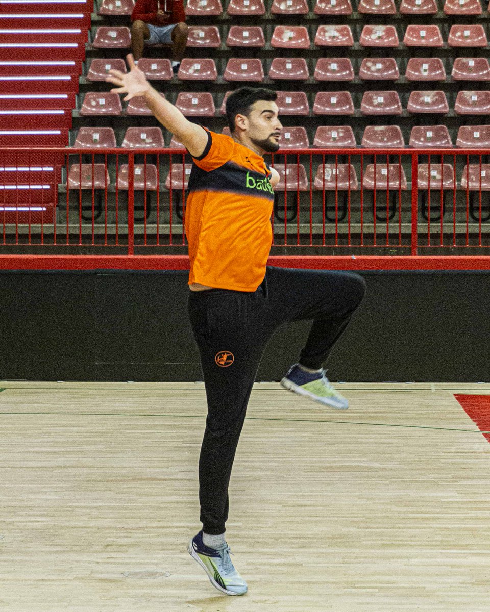 🔛 ¡Ya estamos todos!

💪 Los internacionales <a href="/Fafacangiani/">Fafa Cangiani</a> y <a href="/jokinajaa/">Jokin Aja</a> se reincorporaron esta semana a la disciplina de #TheOrangeSquad

🧡 Además, Lucas Osorio y Rodrigo González ya visten su #AlmaNaranja en la pista del Trueba