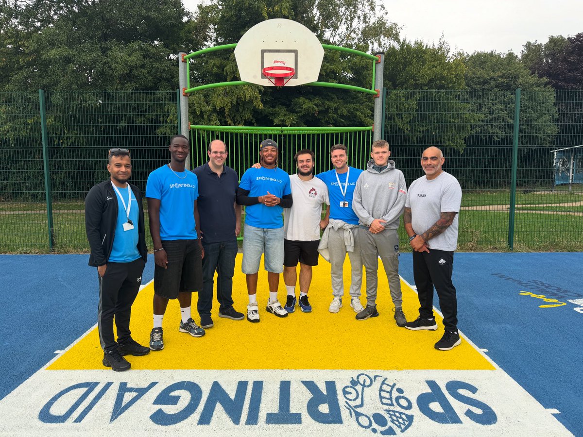 Last week we had the pleasure of welcoming Jonathan, the Police and Crime Commissioner for Hertfordshire. 🙌

He got to meet the team and saw three of our programmes in action, the feedback was amazing! A great day showcasing the impact of our work.