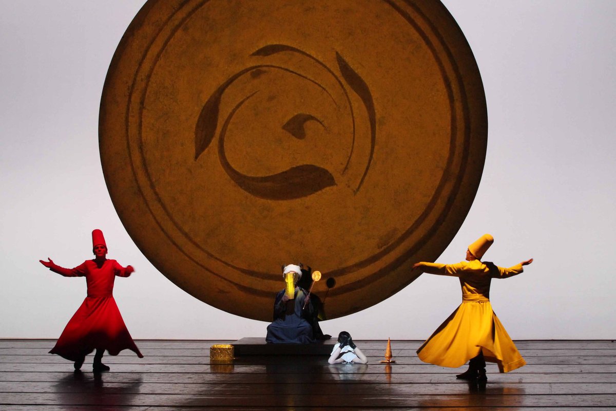 Ravenna Festival (@ravennafestival) on Twitter photo Il teatro perde uno dei suoi spiriti più puri.
Noi perdiamo uno sguardo che sapeva vedere l’invisibile.
Con noi nel 2004 con l'epopea indonesiana 𝐈 𝐋𝐚 𝐆𝐚𝐥𝐢𝐠𝐨, e nel 2009 con 𝐑𝐮𝐦𝐢 viaggio mistico tra parola e gesto
Grazie <a href="/BobWilsonNYC/">Robert Wilson</a> Il teatro perde uno dei suoi spiriti più puri.
Noi perdiamo uno sguardo che sapeva vedere l’invisibile.
Con noi nel 2004 con l'epopea indonesiana 𝐈 𝐋𝐚 𝐆𝐚𝐥𝐢𝐠𝐨, e nel 2009 con 𝐑𝐮𝐦𝐢 viaggio mistico tra parola e gesto
Grazie <a href="/BobWilsonNYC/">Robert Wilson</a>