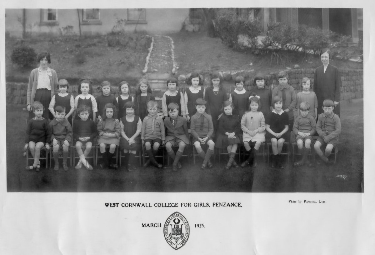 Our Photo Friday Summer theme continues with another image from our Photo Archive taken in 1925. Here's the West Cornwall College for Girls Penzance school photograph from that year. Recognise anyone? 

#PhotoFriday #PhotoArchive #SchoolPhoto #Penzance #1925 #ExploreYourArchive