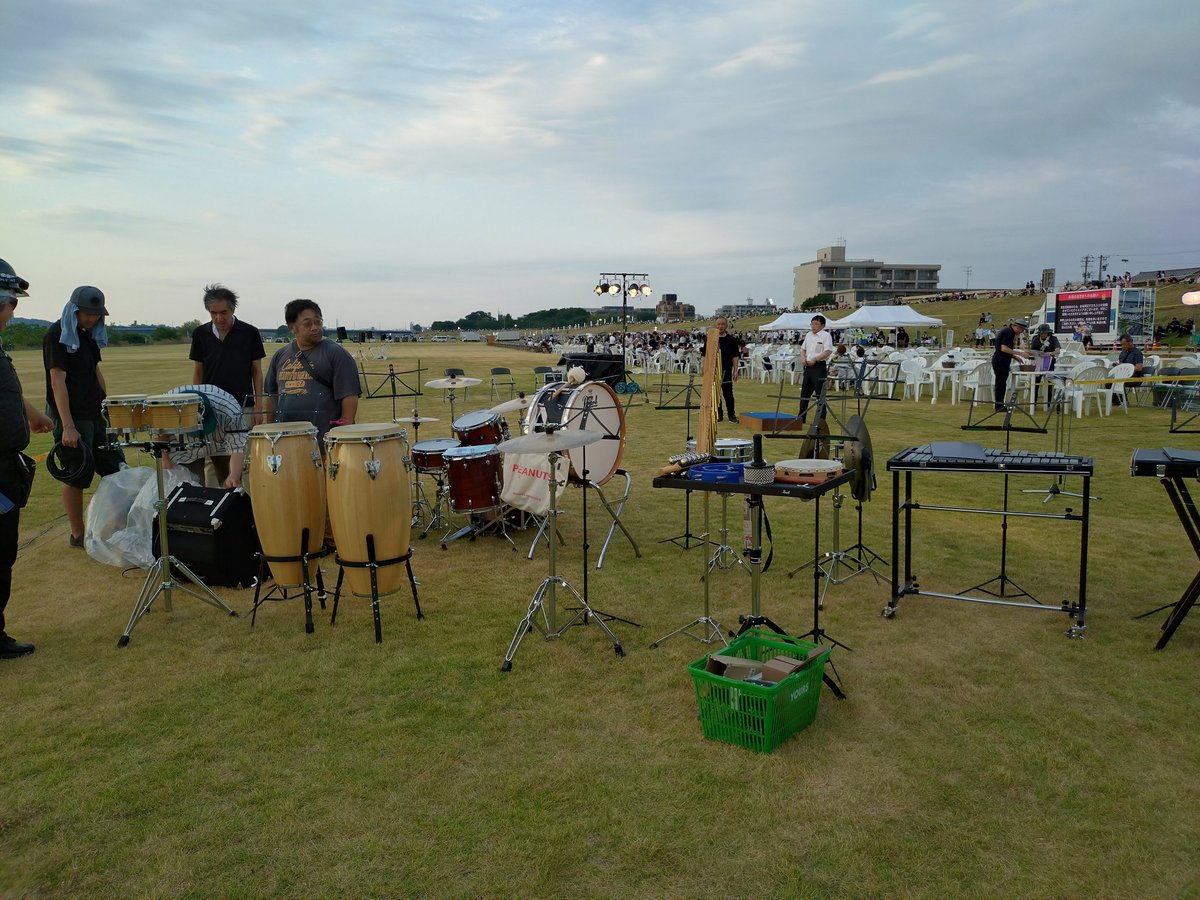 花火大会はーじまーるよー！
演奏は19:00から🥁