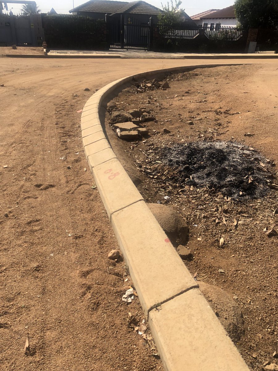 MSekwane's tweet photo. @nasiphim situation in mabopane unit ux https://t.co/6y00cxM9DW