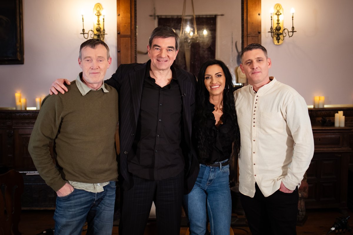 Fingalcoco's tweet photo. The Fingal Sessions from @Tradfest are on TV for the next six Friday nights – @RTEOne at 8pm beginning tonight (Fri 1 Aug). These sessions were recorded in the magnificent @ArdgillanCastle. In the first episode @fobraonain of the Hothouse Flowers celebrates the contribution that the travelling community have made to Irish music, with @SharynWardMusic, @steowall and @McCarthy_singer.