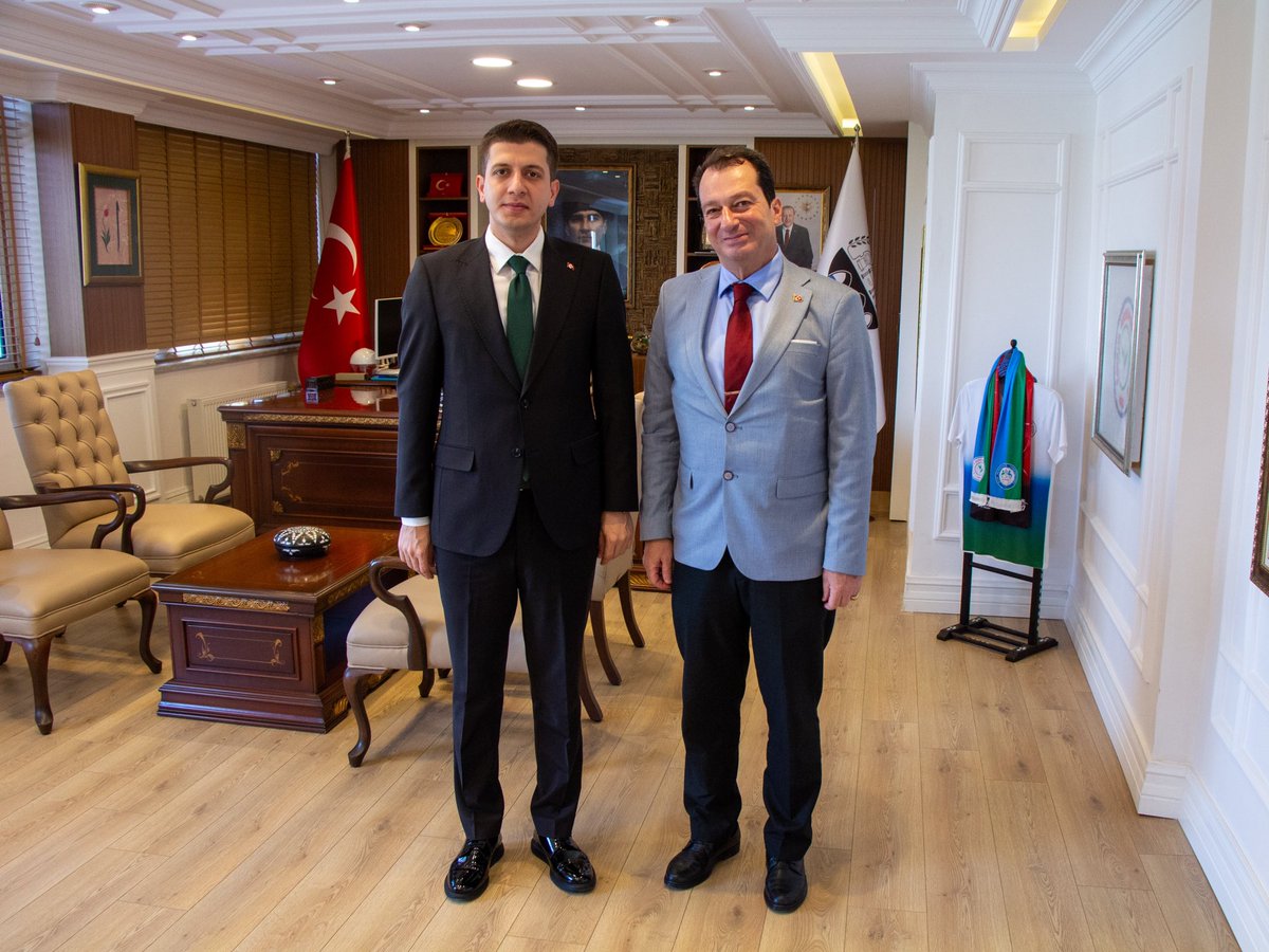 Dicle Üniversitesi (@dicleuni1973) on Twitter photo Rektörümüz Prof. Dr. Kamuran Eronat, Çınar Kaymakamı Zikrullah Erdoğan'a ziyarette bulundu.
Ziyarette, Çınar’da kurulması planlanan Meslek Yüksekokulu ile ilgili fikir alışverişinde bulunuldu.
<a href="/kamuraneronat/">Kamuran Eronat</a>
#DicleÜniversitesi Rektörümüz Prof. Dr. Kamuran Eronat, Çınar Kaymakamı Zikrullah Erdoğan'a ziyarette bulundu.
Ziyarette, Çınar’da kurulması planlanan Meslek Yüksekokulu ile ilgili fikir alışverişinde bulunuldu.
<a href="/kamuraneronat/">Kamuran Eronat</a>
#DicleÜniversitesi