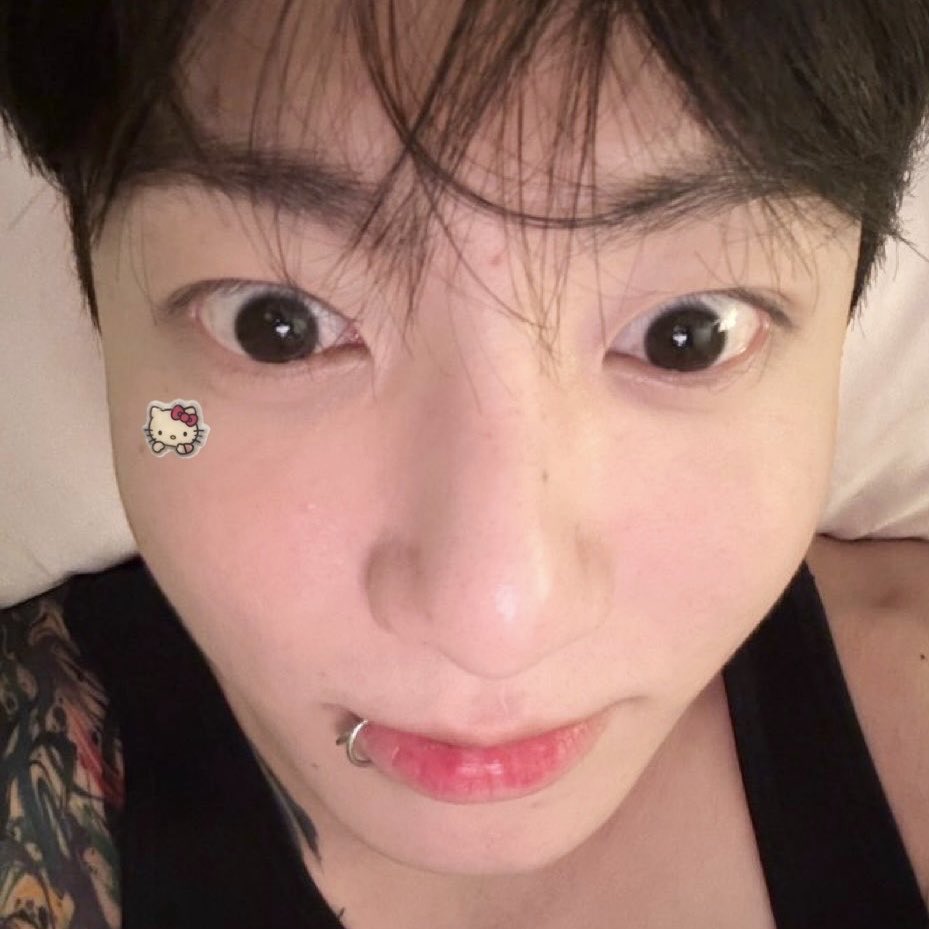 koo (@kookieejeoon) on Twitter photo 