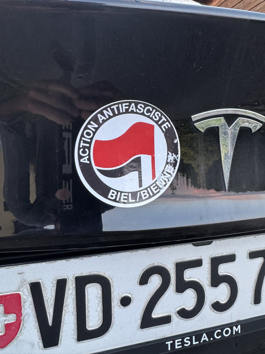 Mister Perrier tweet media