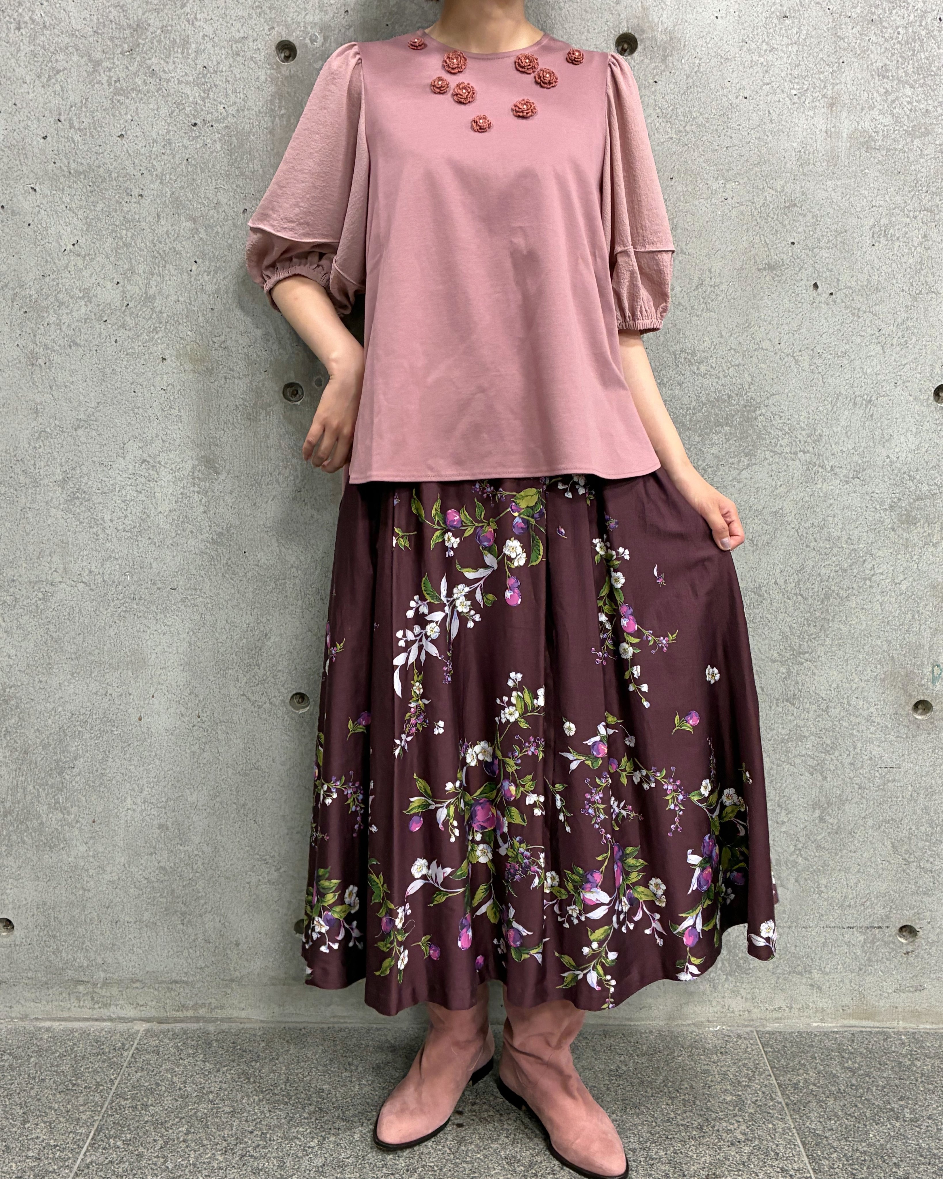 のんちゃん様、専用他の方は、買えませんインゲボルグ花がら、長袖ブラウス のんちゃん様、専用他の方は、買えませんインゲボルグ花がら