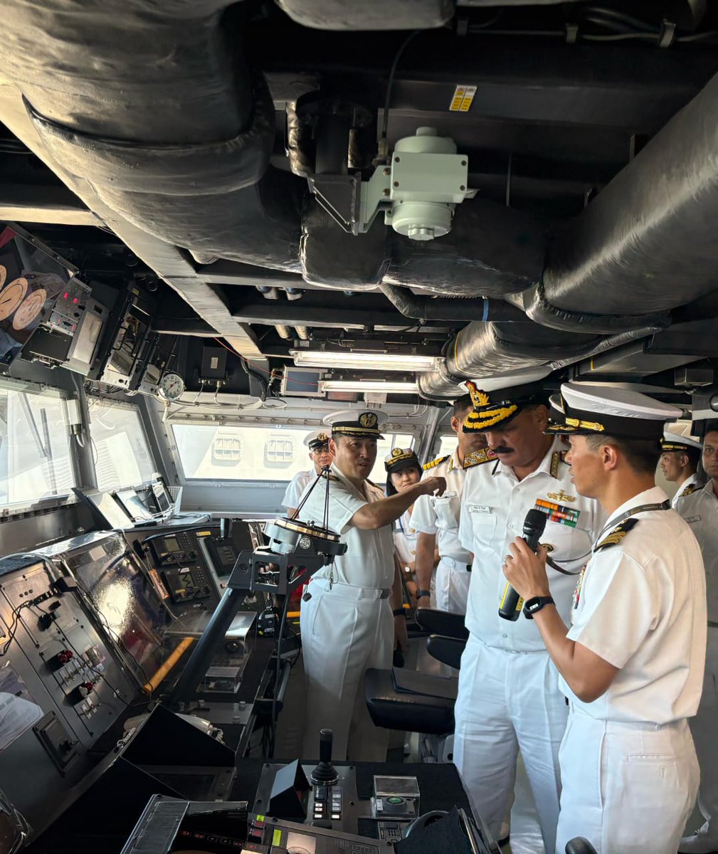 DefStratGlobal's tweet photo. CNS Tripathi’s engagements covered strengthening bilateral naval training and personnel exchanges with JMSDF. #TrainingPartnership https://t.co/UMSRLHiasr