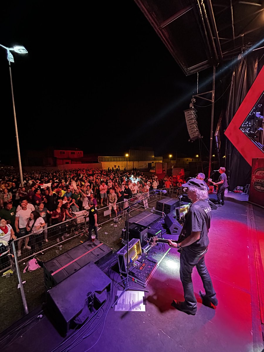 Nos vamos el sábado pal <a href="/AbejaRockFest/">AbejaRock</a> en Béjar, Salamanca. Os esperamossss