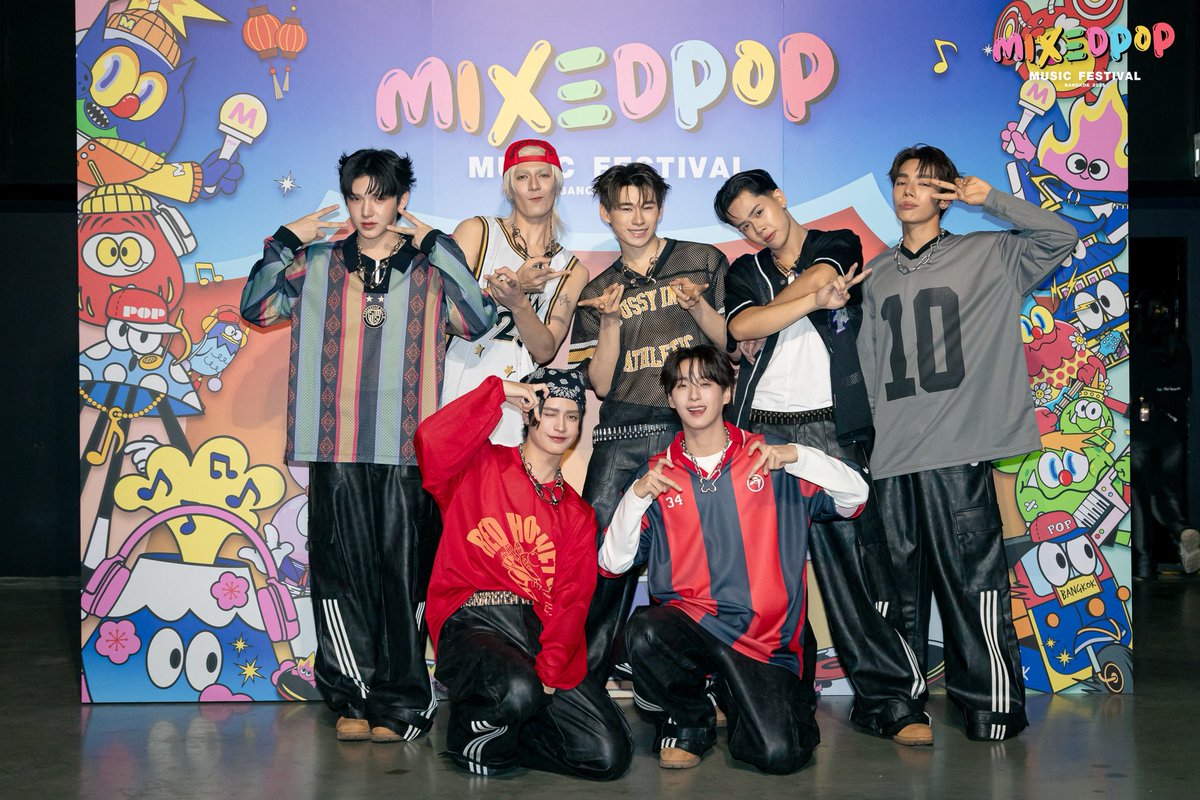 MIXEDPOPFest's tweet photo. 🌟มัดรวมท่าสุด POP จากศิลปินคนโปรด เปิดโหมดความคิวท์กันหลังเวที
🌟Let's check out the POP positions from your favorite pop artists. How cute!
#MIXEDPOPBANGKOK2025
#MIXEDPOPMUSICFESTIVAL
#MIXEDPOP2
#RSSHOWBiZ
@BUS_SONRAY @PROXIE_Official @ATLASofficialTH @PIXXIEofficial_ https://t.co/GdDsu5AINx