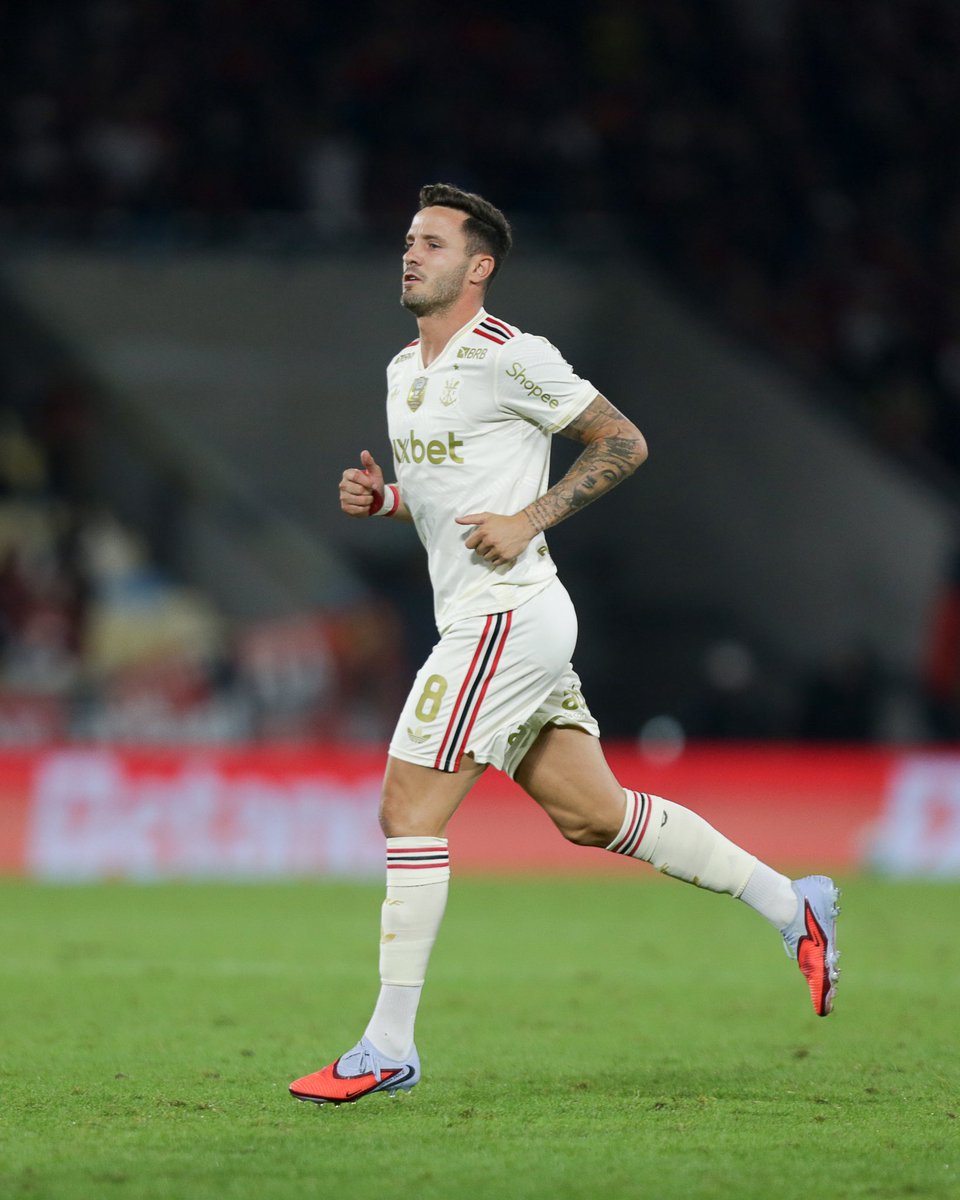 Saúl Ñiguez (@saulniguez) on Twitter photo Desde que começaram a falar do <a href="/Flamengo/">Flamengo</a>, eu não sentia tanta vontade de estrear em nenhum 🏟️ como no Maracanã. Obrigado pelo carinho de vocês. Pra cima! ❤️🔴⚫️ Desde que começaram a falar do <a href="/Flamengo/">Flamengo</a>, eu não sentia tanta vontade de estrear em nenhum 🏟️ como no Maracanã. Obrigado pelo carinho de vocês. Pra cima! ❤️🔴⚫️