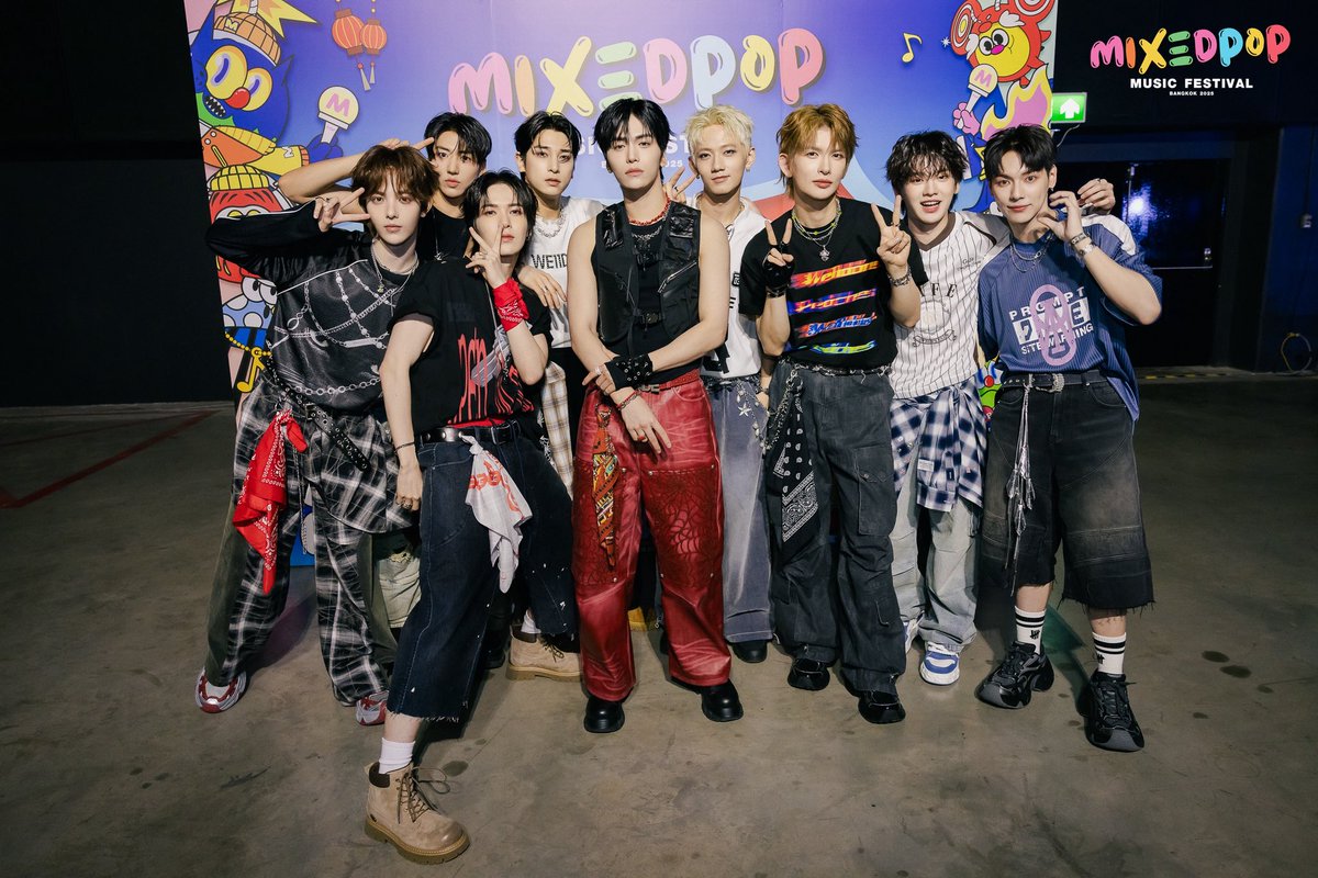MIXEDPOPFest's tweet photo. 🐺 @LYKNofficial
🎲 @DICE_SONRAY
🧩 @perses_official
❤️🔥 @POLARIX1228
#MIXEDPOPBANGKOK2025
#MIXEDPOPMUSICFESTIVAL
#MIXEDPOP2
#RSSHOWBiZ https://t.co/bGBg0Chajx