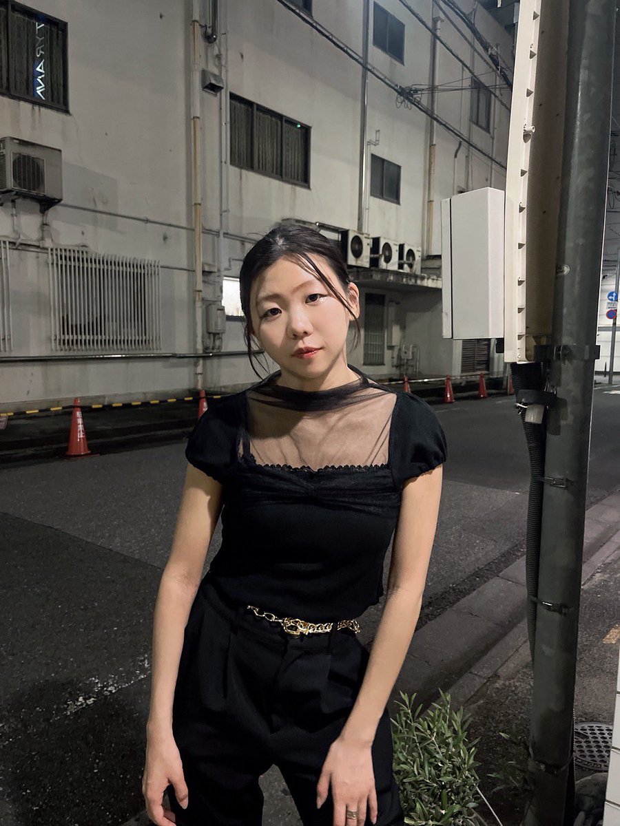 次回ライブ🎤💙

8/12(火)真昼の月 夜の太陽

「魔法の言葉」
open/start 18:00/18:30
(18:20頃配信start)
前売 2300円
当日 2500円(1ドリンク代別)

<a href="/and___vivi/">&vivi(アンドビビ)</a> の出番は19:05〜を
予定しております💁‍♀️

ご予約お待ちしてます🫶