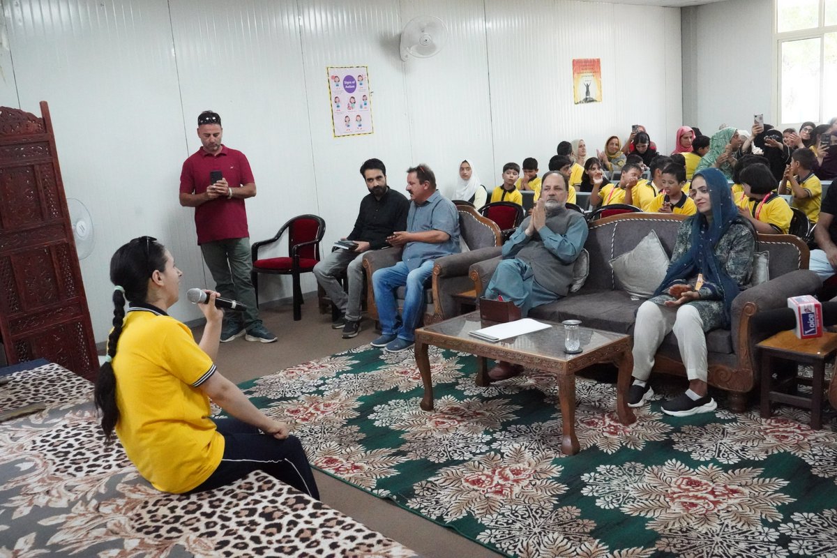 Dagger Parivaar School tweet media