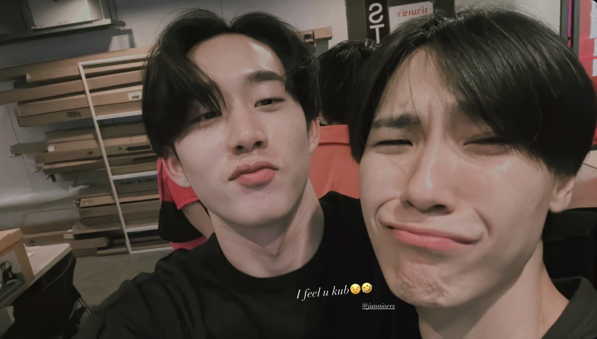 happiemumu's tweet image. น้องเอสกับจูจู้! เจอกันตอนซ้อมหรอออ 😽

#est_rvp #juniorrs