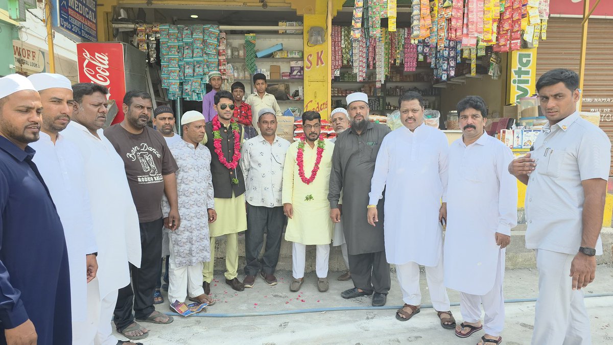 Jaffar Hussain Meraj (@jaffarhusainmla) on Twitter photo Under <a href="/aimim_national/">AIMIM</a> president <a href="/asadowaisi/">Asaduddin Owaisi</a> supervision & floor leader <a href="/akbarowaisii/">Akbaruddin Owaisi</a> leadership, #AIMIM is delivering development works efficiently!
Today Inspected ongoing CC road work in SRT Colony. Road laid last night, will open after curing period. Stretches from SRT Under <a href="/aimim_national/">AIMIM</a> president <a href="/asadowaisi/">Asaduddin Owaisi</a> supervision & floor leader <a href="/akbarowaisii/">Akbaruddin Owaisi</a> leadership, #AIMIM is delivering development works efficiently!
Today Inspected ongoing CC road work in SRT Colony. Road laid last night, will open after curing period. Stretches from SRT