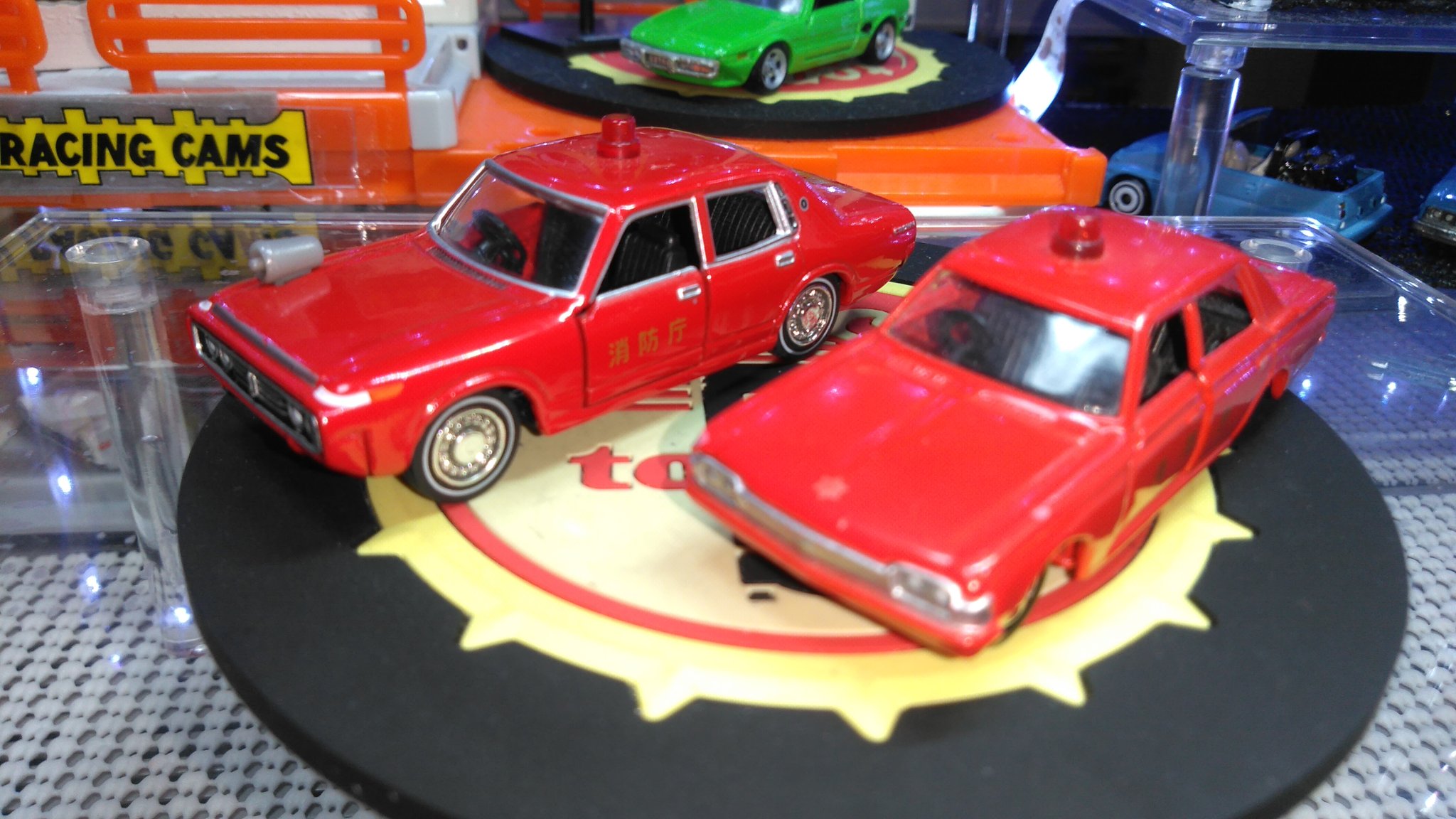 TOMICA　トミカ　消防車　クラウンファイヤーチーフカー　2台セット トミカ 消防指揮車～トミカレビュー展示室 TOMICA TOY Gallery