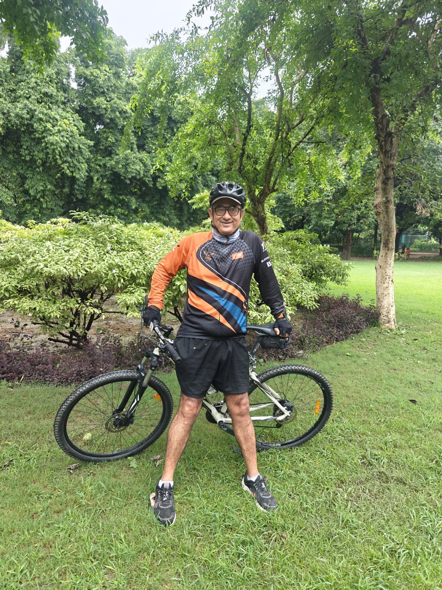 JUBBAL's tweet photo. 0 Problems when you do what you love the most ♥️🚴 #Therapist https://t.co/IBsMoHZgoc