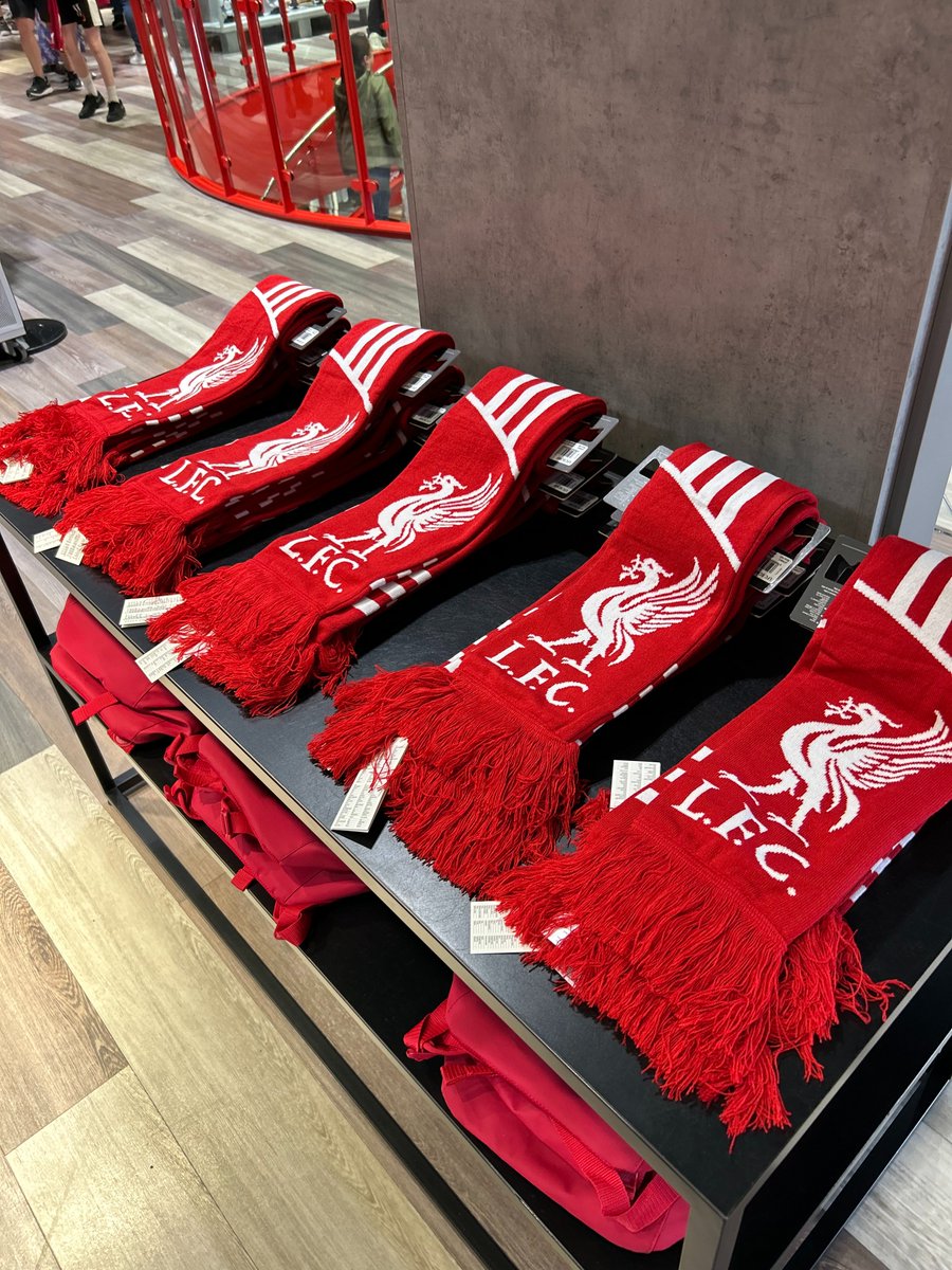 Liverpool_ONE's tweet image. 🔴 The wait is over!

The brand new LFC kit has landed, and you can get your hands on it now at the Official @LFC Store at Liverpool ONE ❤

📍 LFC, Upper South John Street