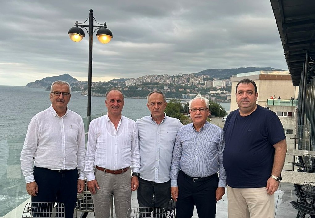 Türkiye Amatör Spor Kulüpleri Konfederasyonu Genel Başkanı <a href="/sneraydin0055/">Şener Aydın</a>, beraberinde <a href="/taskk_1980/">Türkiye Amatör Spor Kulüpleri Konfederasyonu🇹🇷</a> yöneticileri ile <a href="/AskfZonguldak/">ZONGULDAK ASKF</a> Başkanı <a href="/KemalDe18976919/">Kemal Demir</a>’i ziyaret ederek Zonguldak amatör sporu adına yapılan çalışmalarda başarılar dilediler.

<a href="/DRAHMETBOZAN/">AHMET BOZAN</a> <a href="/A_Albunar/">Abdullah Albunar🇹🇷</a> <a href="/RemziAy42/">Remzi Ay</a>