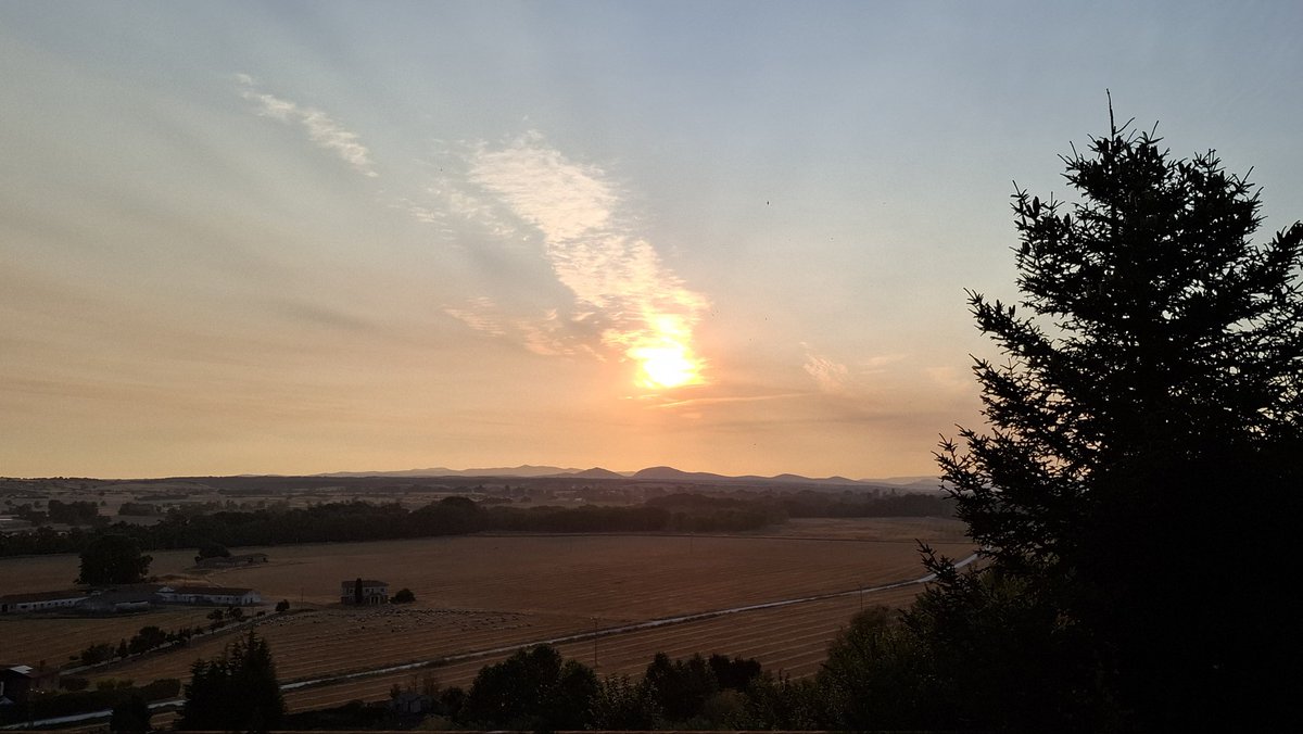 Andrés Tomé (@tomeandres) on Twitter photo 1 de agosto y este era el amanecer esta mañana. Se vislumbran calores tórridos y sofocantes para la semana que viene. #ValledelArlanza #Burgos <a href="/sibilafc/">Silvia Ferrer</a> <a href="/Aemet_Corpora/">AEMET_Corporativa</a> <a href="/MeteoredES/">Meteored | tiempo.com</a> <a href="/meteoduruelo/">Agustín Sandoval</a> <a href="/FJCivantos/">Javier Civantos</a> <a href="/METEOYAYI/">METEOSALAMANCA </a> <a href="/Mrtxu1/">Mrtxu</a> <a href="/anamaria190977/">Ana María Herrero</a> <a href="/martinraul16/">Raúl Martín☀️⛈🚴🏼♂️🎄🌟</a> <a href="/LermaTurismoCIT/">CIT de Lerma</a> 1 de agosto y este era el amanecer esta mañana. Se vislumbran calores tórridos y sofocantes para la semana que viene. #ValledelArlanza #Burgos <a href="/sibilafc/">Silvia Ferrer</a> <a href="/Aemet_Corpora/">AEMET_Corporativa</a> <a href="/MeteoredES/">Meteored | tiempo.com</a> <a href="/meteoduruelo/">Agustín Sandoval</a> <a href="/FJCivantos/">Javier Civantos</a> <a href="/METEOYAYI/">METEOSALAMANCA </a> <a href="/Mrtxu1/">Mrtxu</a> <a href="/anamaria190977/">Ana María Herrero</a> <a href="/martinraul16/">Raúl Martín☀️⛈🚴🏼♂️🎄🌟</a> <a href="/LermaTurismoCIT/">CIT de Lerma</a>