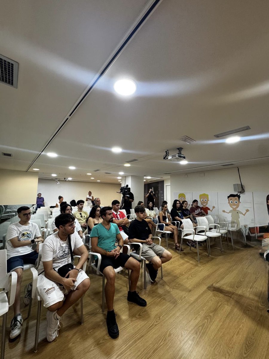 Raquel Martín ha dado la bienvenida a los y las participantes del Campo de Voluntariado Yacimiento Arqueológico de Mérida. Una iniciativa que forma parte del programa #VeranoIJEX y que acerca a la juventud al patrimonio de Extremadura de una forma única.