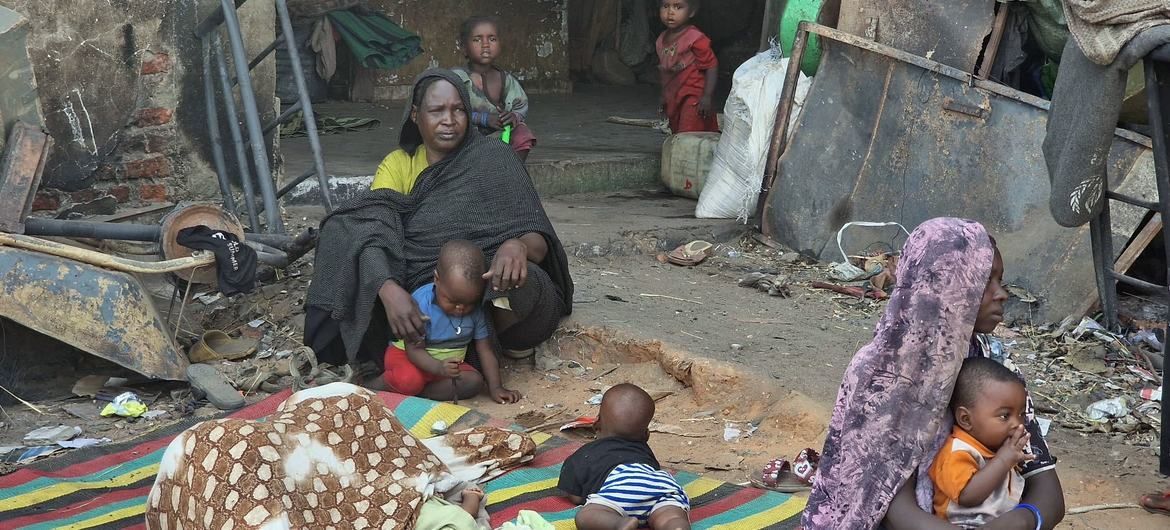 Sudan’s hunger crisis deepens: Over half of the population is starving, one in three children suffers from acute malnutrition, surpassing famine thresholds. buff.ly/tW29VPA