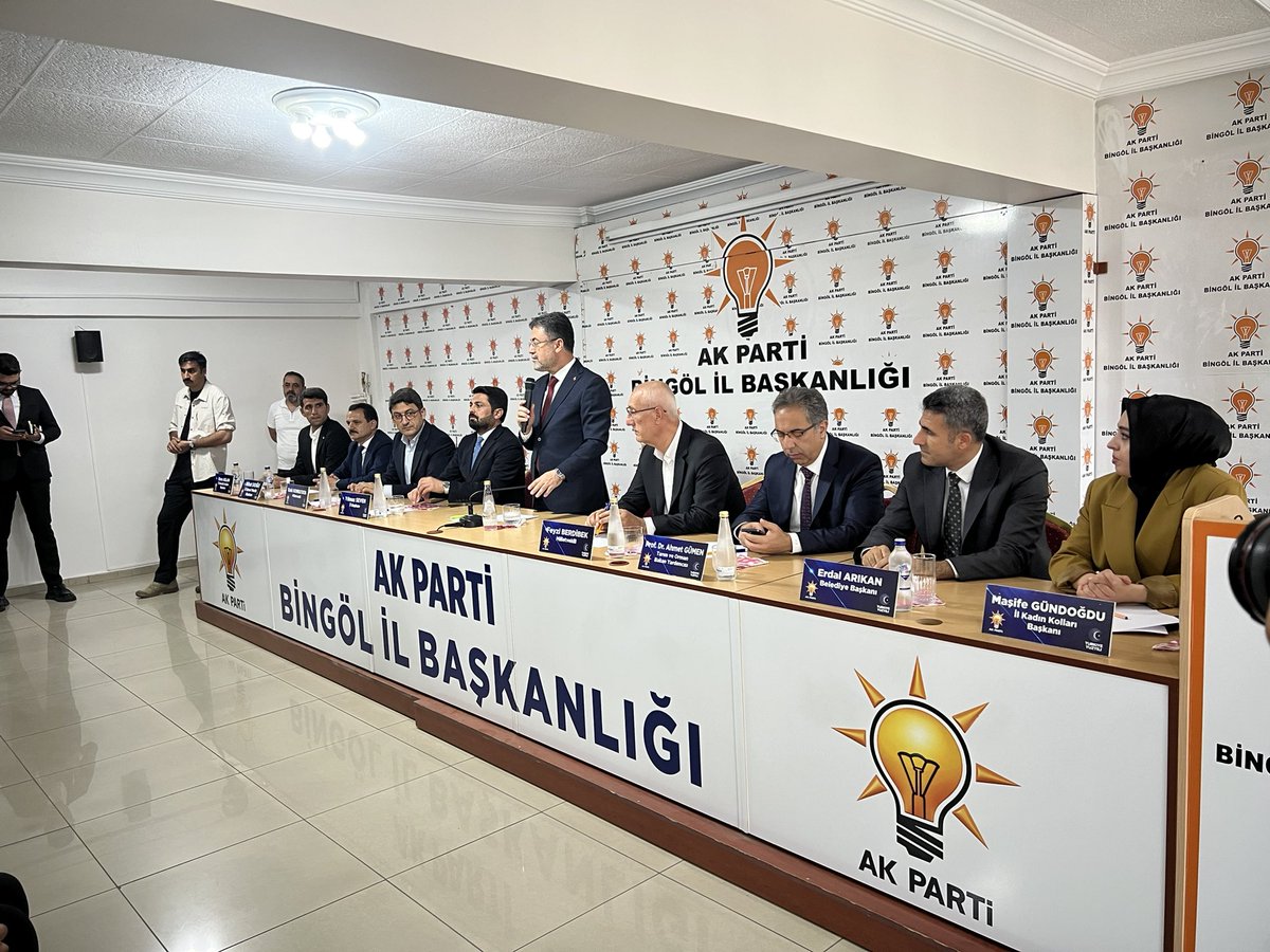Hikmet Özüağ (@hikmetozuag) on Twitter photo Tarım ve Orman Bakanımız Sayın <a href="/ibrahimyumakli/">İbrahim Yumaklı</a> Milletvekillerimiz
Sayın <a href="/FeyziBerdibek1/">Feyzi Berdibek🇹🇷</a>,
Sayın <a href="/Korkutata_Zeki/">Zeki Korkutata</a>
ve Bakan Yardımcımız Prof. Dr. Sayın Ahmet Gümen'in katılımlarıyla istişare ve değerlendirme toplantımızı gerçekleştirdik.
Toplantımızın ilimiz ve ilçemiz için Tarım ve Orman Bakanımız Sayın <a href="/ibrahimyumakli/">İbrahim Yumaklı</a> Milletvekillerimiz
Sayın <a href="/FeyziBerdibek1/">Feyzi Berdibek🇹🇷</a>,
Sayın <a href="/Korkutata_Zeki/">Zeki Korkutata</a>
ve Bakan Yardımcımız Prof. Dr. Sayın Ahmet Gümen'in katılımlarıyla istişare ve değerlendirme toplantımızı gerçekleştirdik.
Toplantımızın ilimiz ve ilçemiz için