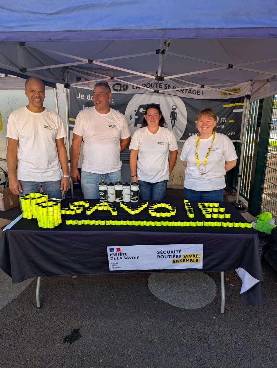 L'arrivée de cette étape du <a href="/LeTourFemmes/">Le Tour de France Femmes avec Zwift</a> se trouve en ... Savoie. La  coordination <a href="/RoutePlusSure/">Sécurité routière</a> <a href="/Prefet73/">Préfète de la Savoie 🇫🇷</a> a préparé le stand aux couleurs de son département pour vous accueillir.
Venez nombreux.