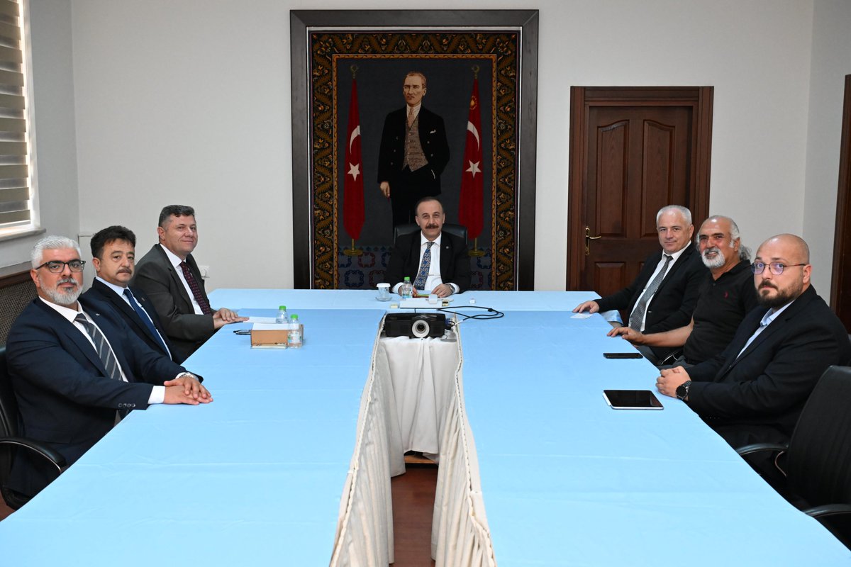 İlimizde yürütülen arkeolojik kazı çalışmalarıyla ilgili; kazı başkanlarımız ve ilgili kurum müdürlerimizle bir araya gelerek değerlendirme toplantımızı gerçekleştirdik.

Antik medeniyetlerin önemli izlerini taşıyan Isparta’mızda, tarihi değerlerimizi gün yüzüne çıkarmak ve bu