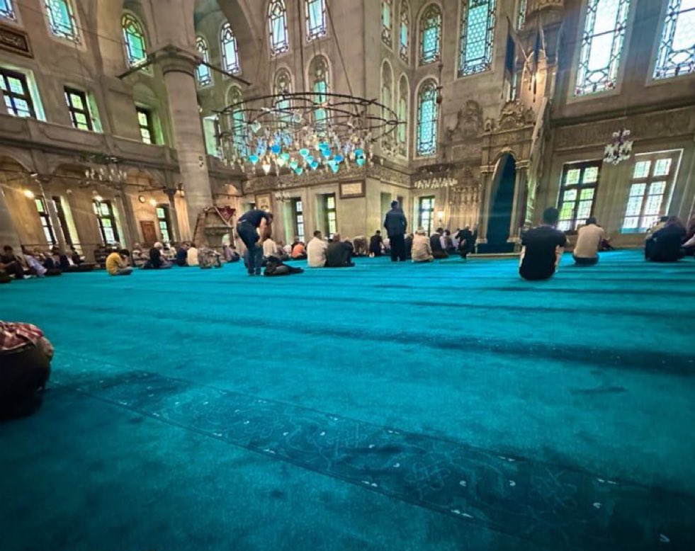 Hayırlı cumalarr 🌹