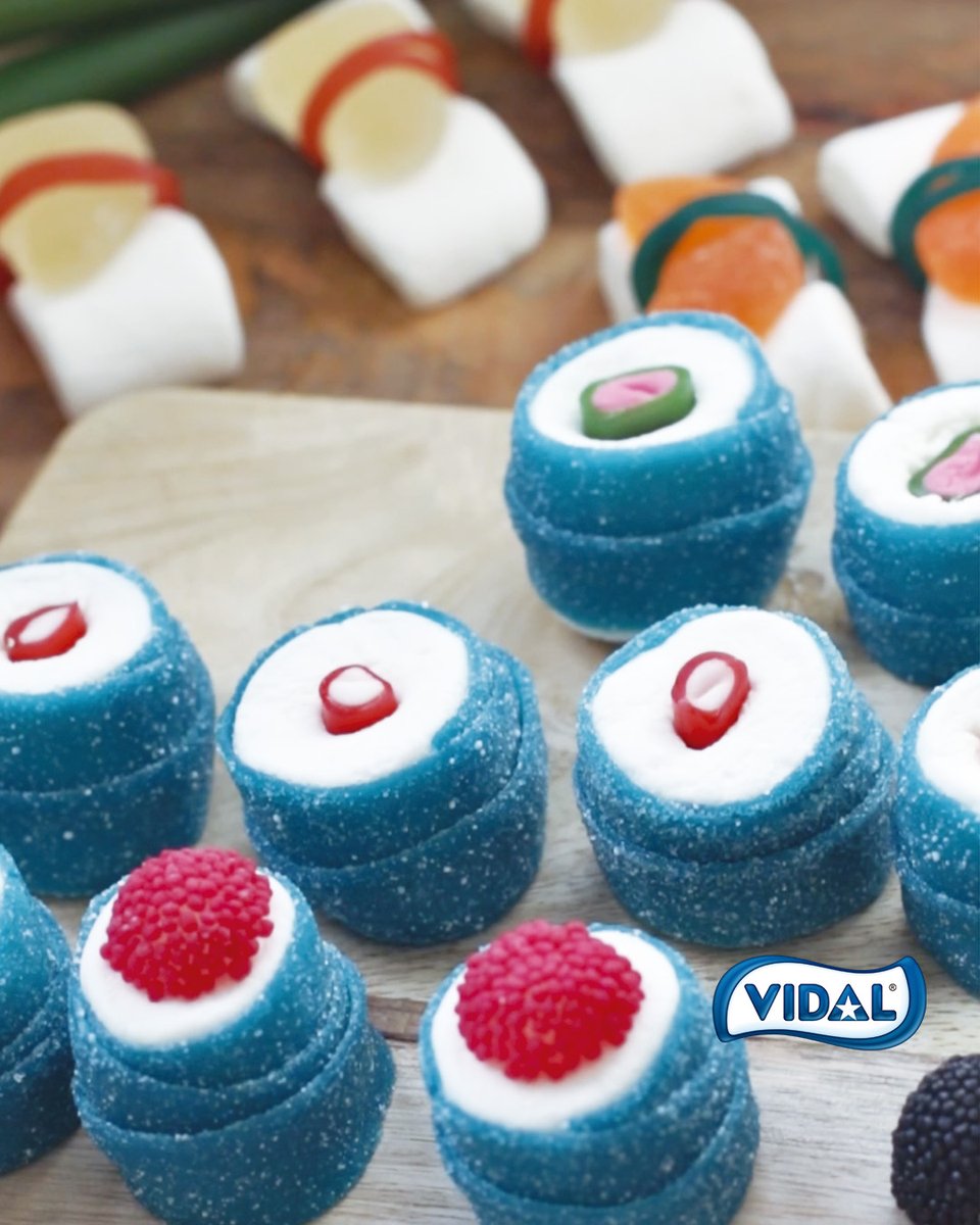 Vidal_Golosinas's tweet photo. 🍣🍬 ¡Mirad qué pasada!
Hemos hecho sushi con golosinas y sí… ¡todo lo que ves es 100% dulce! 😍
Creatividad, azúcar y muuucha fantasía 🎨✨
¿Te atreverías a probarlo? Te leemos 👇
#vidalgolosinas #sushigoloso #hechoconvidal #dulcesmomentos https://t.co/VEim1WcLXx