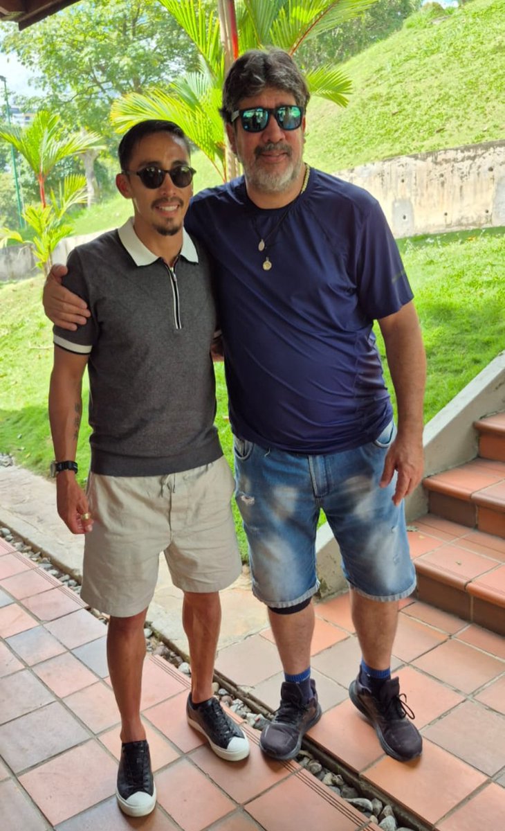 Hoy está de cumpleaños el 'Chino' Fabián Sambueza.  Estupendo ser humano y gran jugador del <a href="/ABucaramanga/">Atlético Bucaramanga</a>; como si fuera poco, amigo incomparable y con una sensibilidad especial por el prójimo y los niños.  Dios te bendiga siempre 🙏.