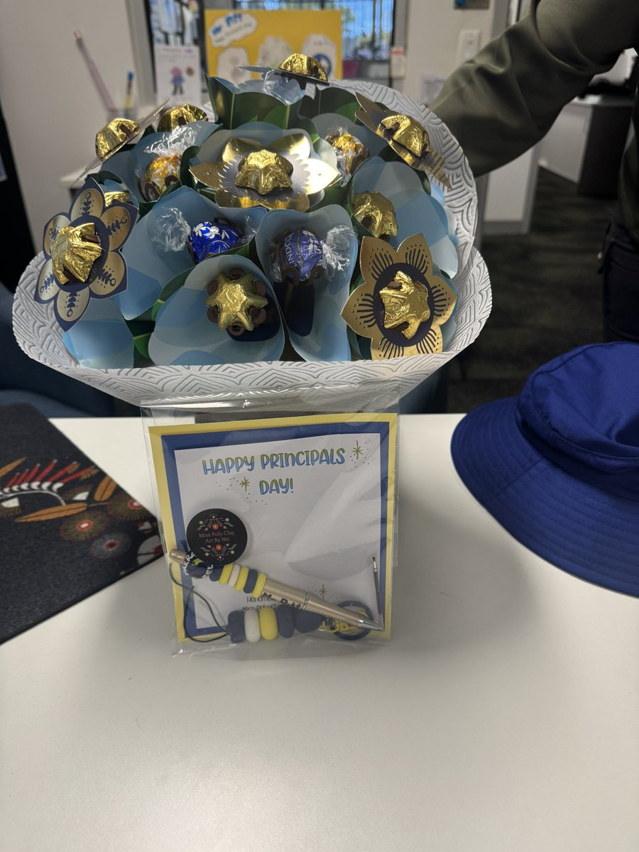 A R Pitt tweet media