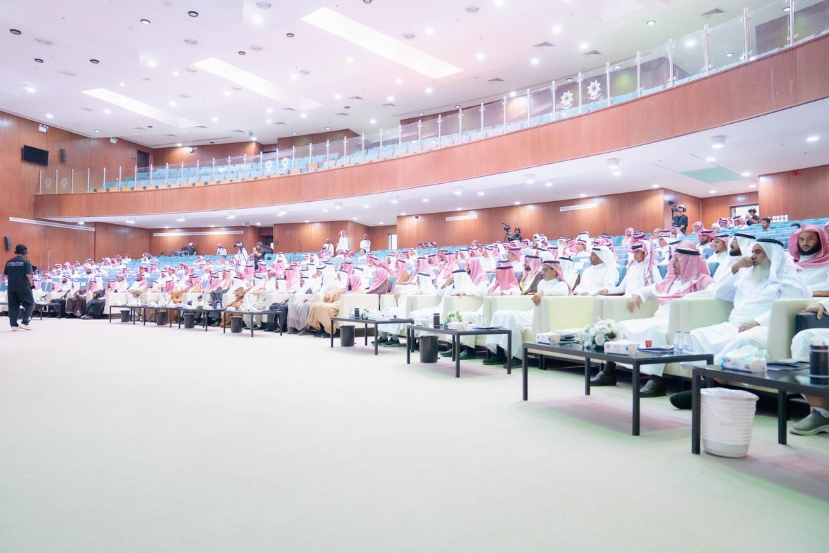 "لقطات من حفل جائزة تلاوة برعاية رجل الأعمال علي بن خفير آل مسعد. شكرًا له على دعم هذا الحدث المميز الذي يعزز حفظ القرآن الكريم وتكريم المتميزين. #جائزة_تلاوة #علي_بن_خفير"