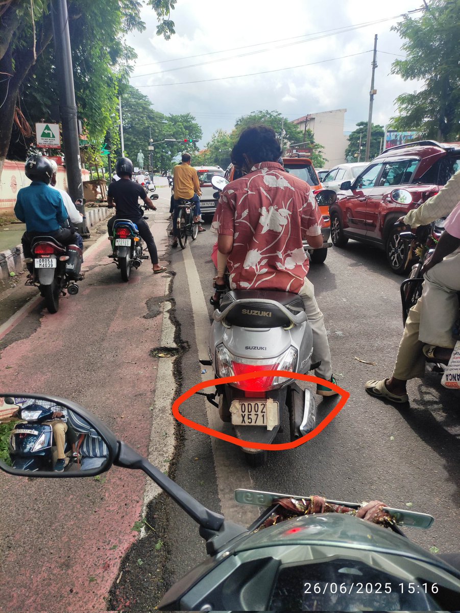 bkbaskey's tweet photo. @DCP_TRAFFIC this is how criminals are hiding their registration number https://t.co/WvaxLQSkqW