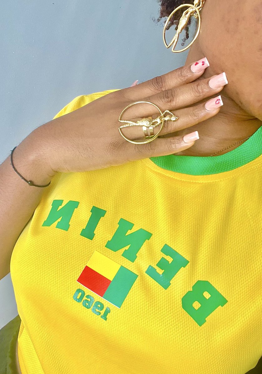 Ok j’ai pleuré au passage des soldats qui reviennent du front 🇧🇯🥺