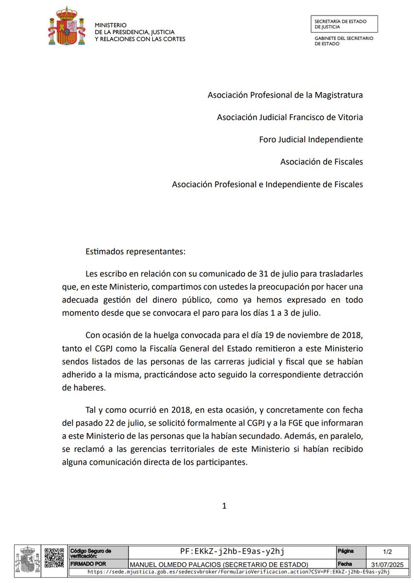 felixbolanosg's tweet photo. Carta enviada a las asociaciones de jueces y fiscales convocantes del paro del 1 al 3 de julio, explicando los cauces oficiales para que el Ministerio deduzca la nómina de los “huelguistas” y solicitándoles los datos que dicen tener para proceder a ese descuento 👇🏻 https://t.co/b05j7UpP7Q