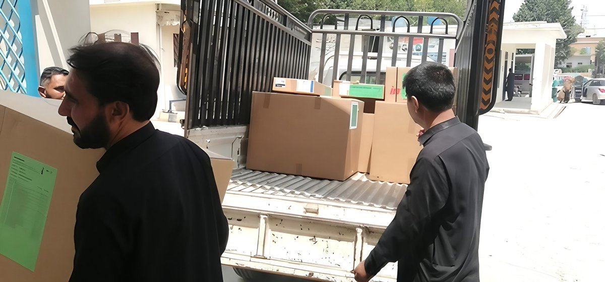 CSutterICRC's tweet image. ICRC delivered today life-saving medical supplies to DHQ Hospital Bajaur in KP Province including surgical and emergency materials to treat affectees. We also provide technical support to DHQ Hospital Bajaur, to strengthen their emergency preparedness response.