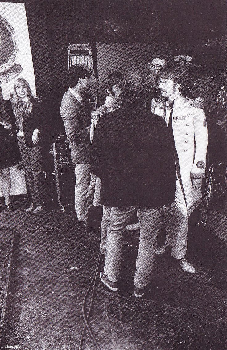 She's Leaving Home - The Beatles
Recorded: 17 and 20 March 1967

Some of the lyrics were things John Lennon's Aunt Mimi said to him as a child. She raised John after his parents separated.
 
#Beatles #TheBeatles