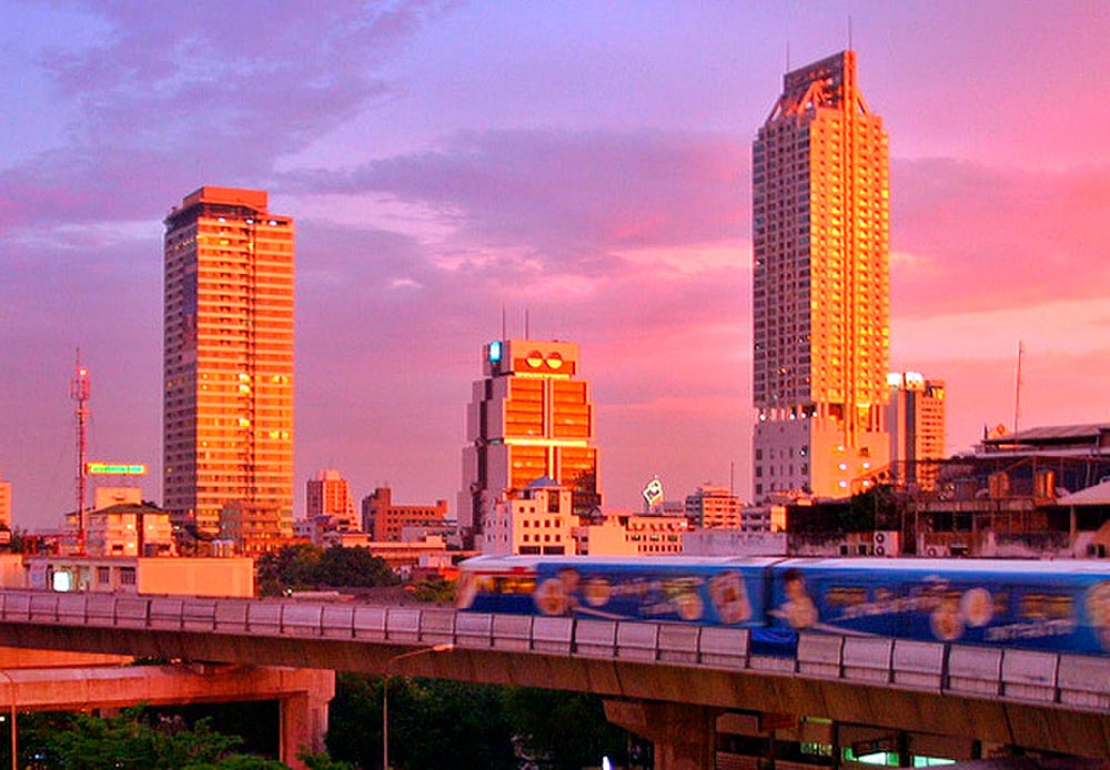 Architecture News (@newsarch) on Twitter photo "Robot Building" in Bangkok cih.ru/wp/bld/2025/08… «Здание-робот» в Бангкоке #Robot #Bangkok #architecture ▄▀ via <a href="/cihru/">Simon Rastorguev</a> "Robot Building" in Bangkok cih.ru/wp/bld/2025/08… «Здание-робот» в Бангкоке #Robot #Bangkok #architecture ▄▀ via <a href="/cihru/">Simon Rastorguev</a>
