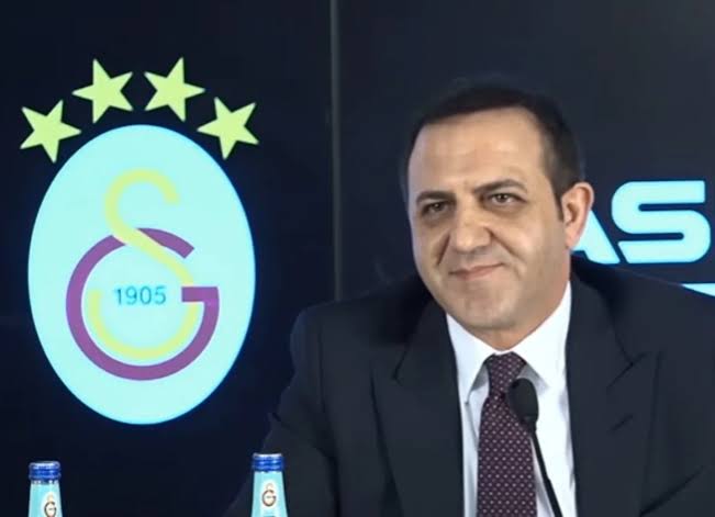 Abdullah Kavukçu ve Erden Timur'un aynı yönetimde olduğunu düşünmeden edemiyorum.