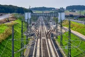 Fazit nach einer Sommer-Regenwoche im Südwesten...

auch die Bahndämme am Bahnhof in Merklingen haben nun bis 50 cm hinunter genug Feuchte..