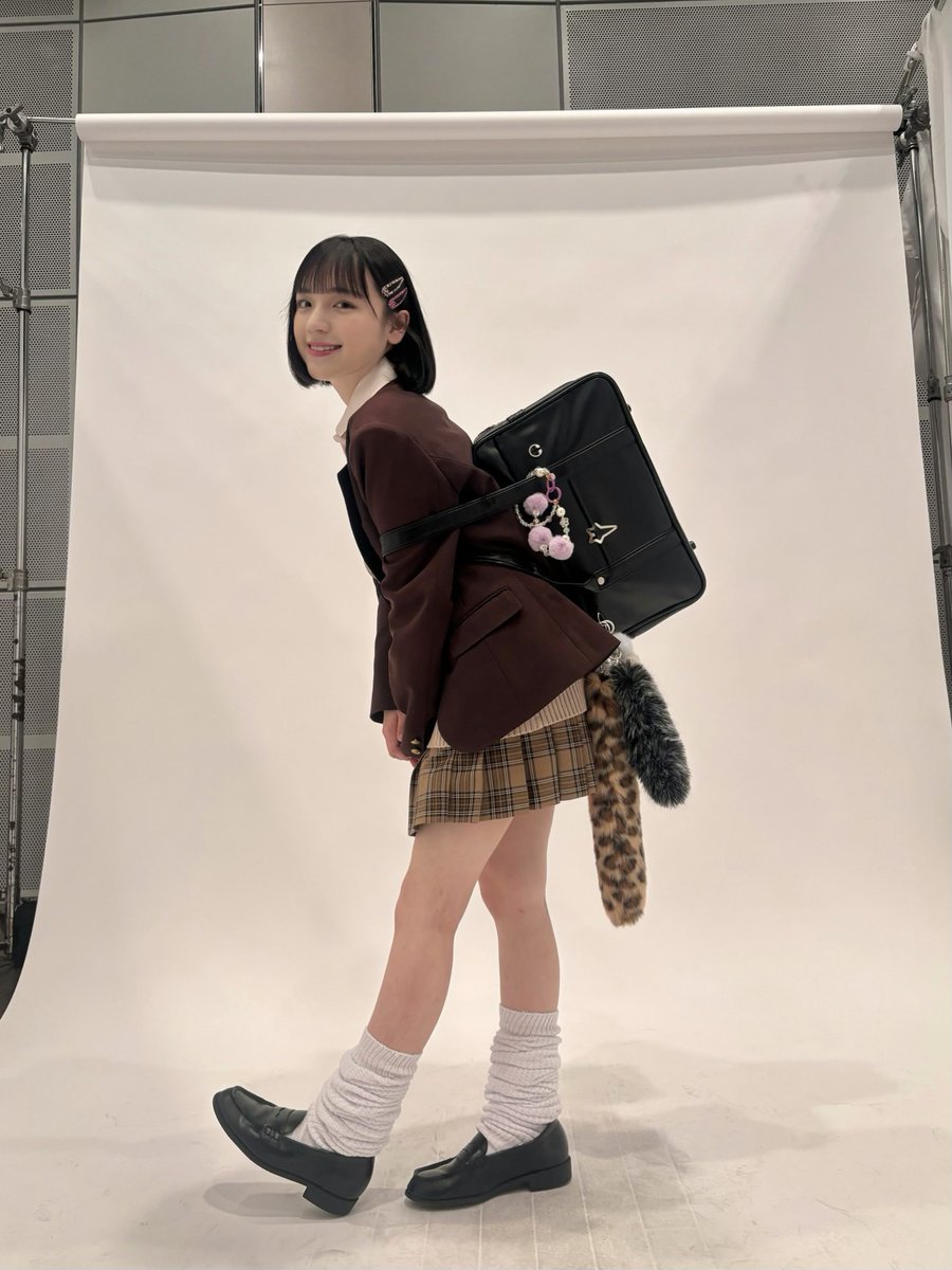 直筆サイン入り生写真　早﨑すずき　制服デート Amazon.co.jp: 早﨑すずき 制服デート 6月個別生写真 5枚コンプ